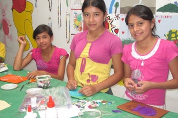 "Teen Tejedoras": A Knitting Group for the Adolescent Girls of Bolivar, Cajamarca, Peru