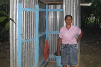 Sanitarios Para Una Comunidad Sana (Bathrooms for a Healthy Community)